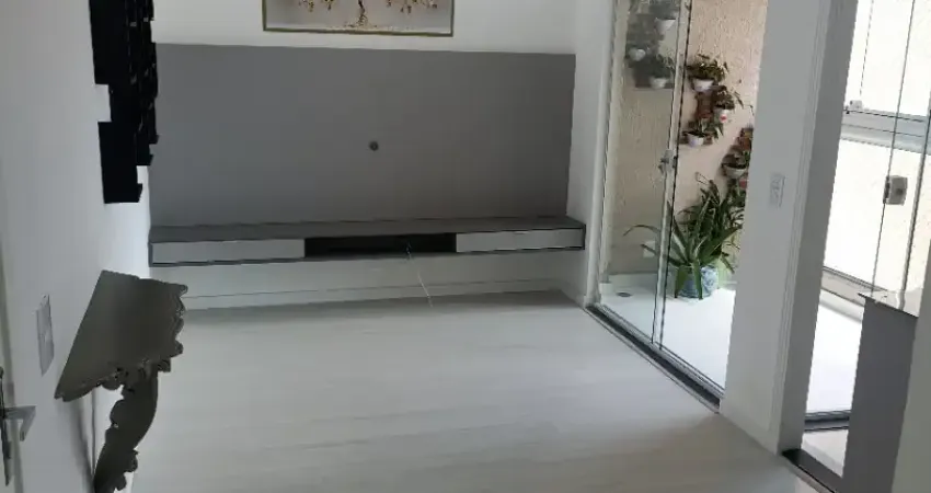 Apartamento no Condomínio Top Life View! Este apartamento oferece ambientes bem distribuídos e excelente iluminação natural. Dispõe de sala dois ambientes com porta de correr de vidro dando acesso p