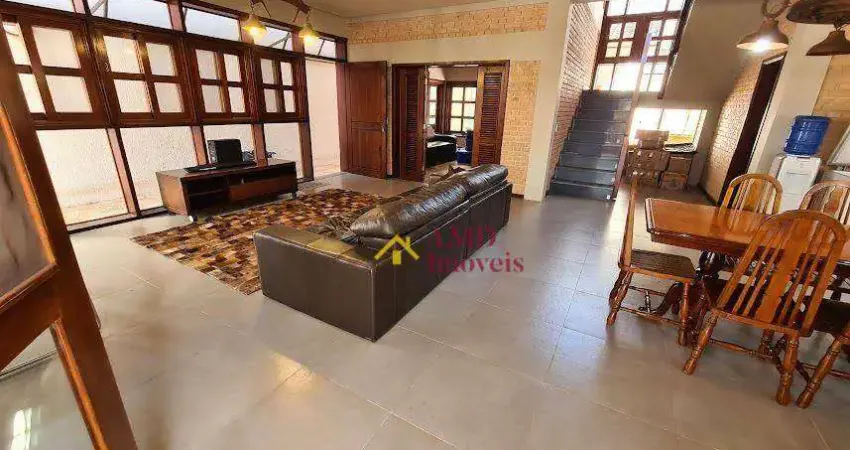 Casa com 3 dormitórios à venda, 450 m² por R$ 1.400.000,00 - Centro - Águas de São Pedro/SP