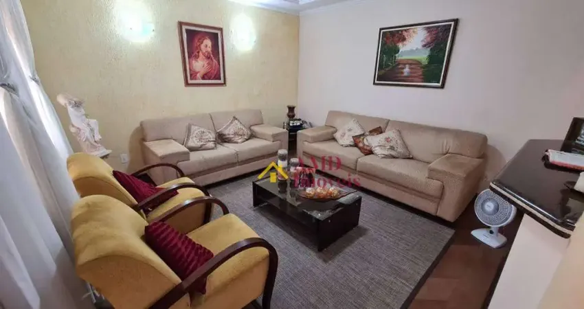 Sobrado à venda no bairro nova piracicaba, em ótimo estado de conservação. casa avarandada com linda vista para área verde em frente ao imóvel.