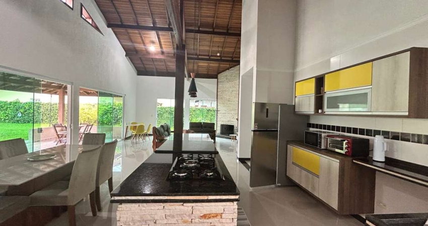 Excelente casa no condomínio Park Hills no bairro horto Ubatuba SP com 3 dormitórios sendo uma suíte.