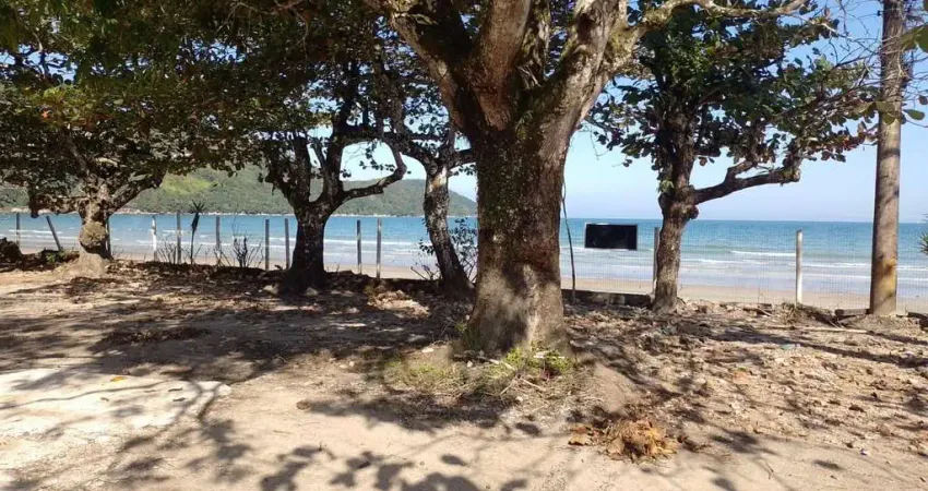 Excelente terreno com 1.165,32m2 de frete pro mar na praia da enseada Ubatuba-SP.