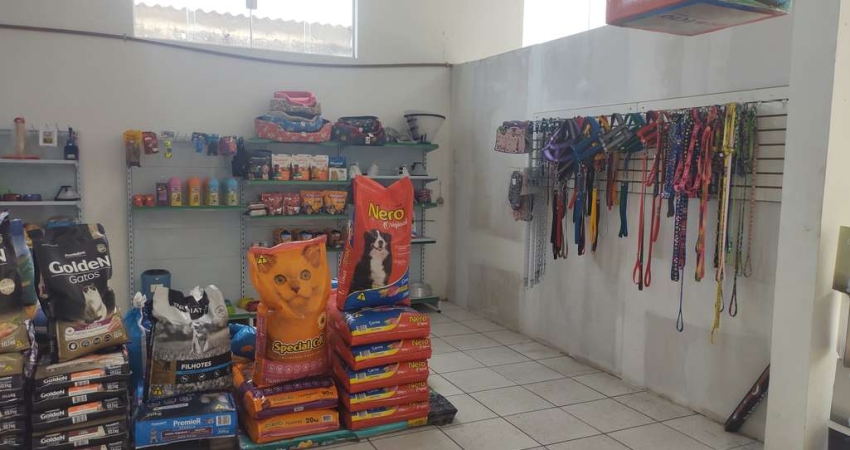 Residencia com ponto comercial em Ubatuba aceita imóvel como parte de pagamento.