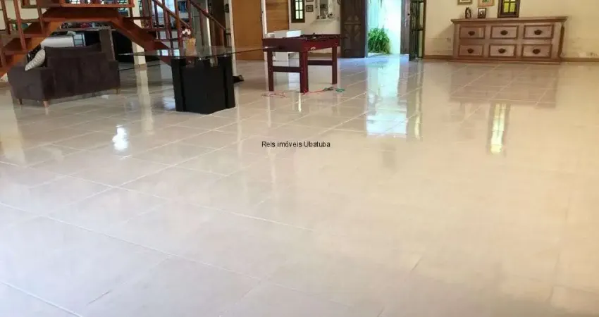 Casa a venda no itagua Ubatuba com 1.081,00mts2 de terreno de esquina.