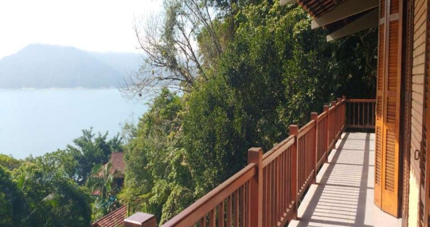 Excelente casa com 5 suítes na praia vermelha do sul Ubatuba-SP