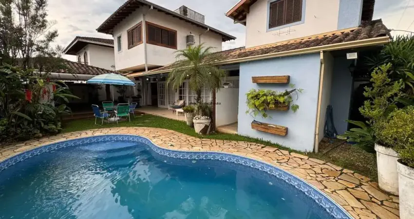 Casa com piscina e 4 dormitórios a venda no itaguá estuda imóvel de menor valor em ubatuba como parte de pagamento.