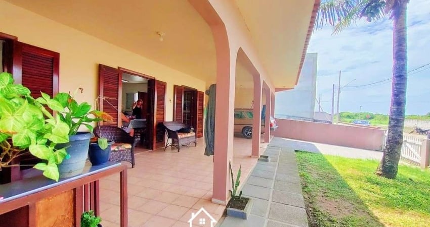 Casa sozinha no terreno a 50 metros do mar
