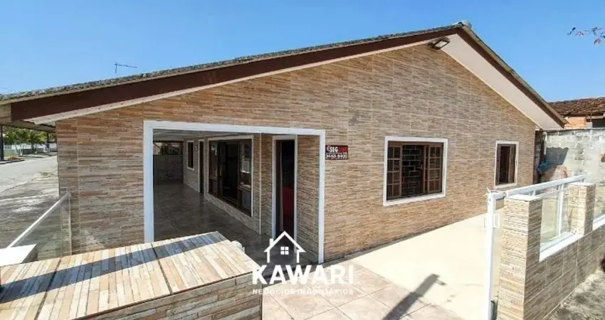 Casa com 04 quartos em Santa Teresinha