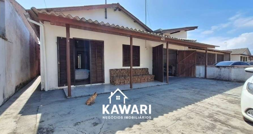 Casa com amplo terreno em Santa Terezinha