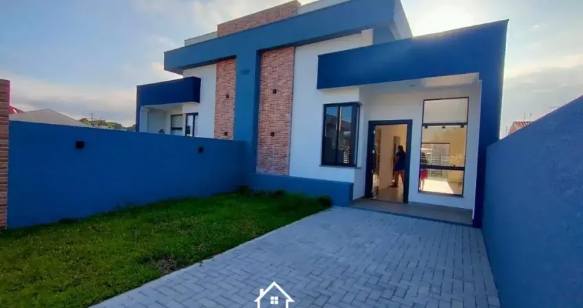 Casa com 03 quartos em Matinhos
