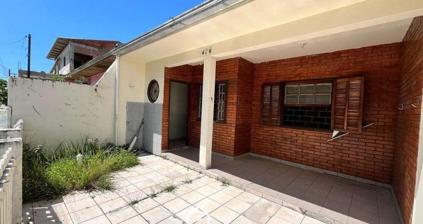 Casa com 02 quartos próximo ao mar