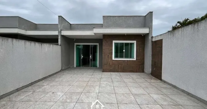 Casa em Matinhos com 03 quartos e Piscina
