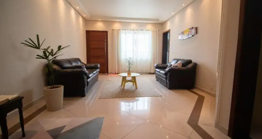 Casa tipo para venda com 3 quartos, sendo 1 suíte, 282m²