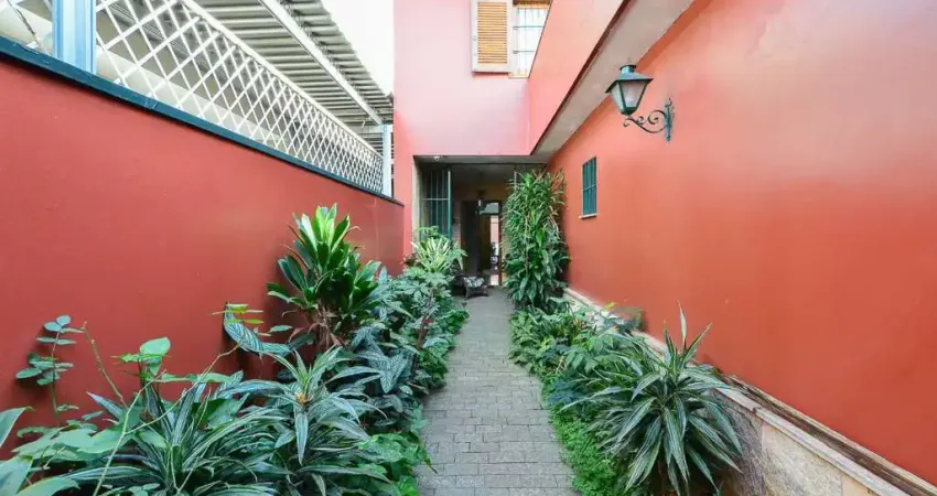 Casa tipo para venda com 4 quartos, sendo 4 suítes, 450m²