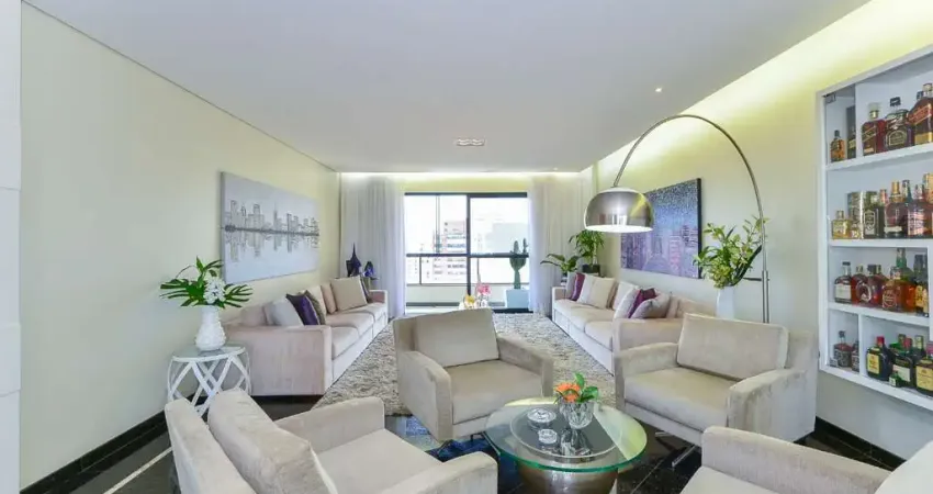 Apartamento tipo para venda com 3 quartos, sendo 1 suíte, 250m²