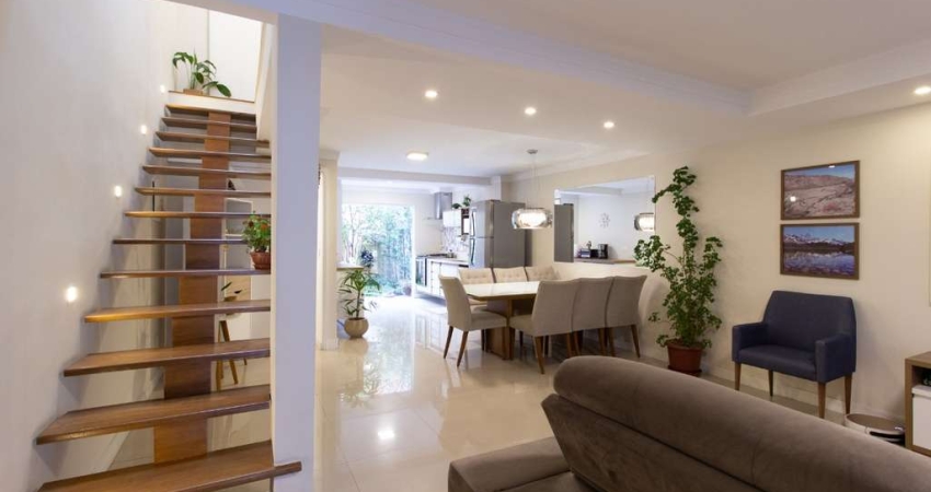 Sobrado para venda com 3 quartos, sendo 1 suíte, 120m²