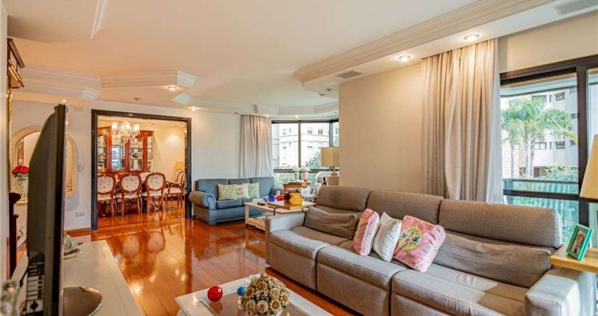 Apartamento tipo para venda com 4 quartos, sendo 3 suítes, 208m²