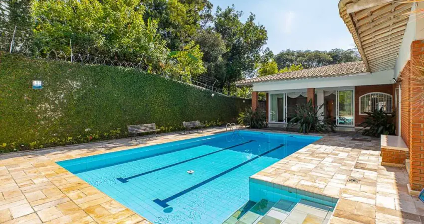 Casa tipo para venda com 5 quartos, sendo 3 suítes, 582m²