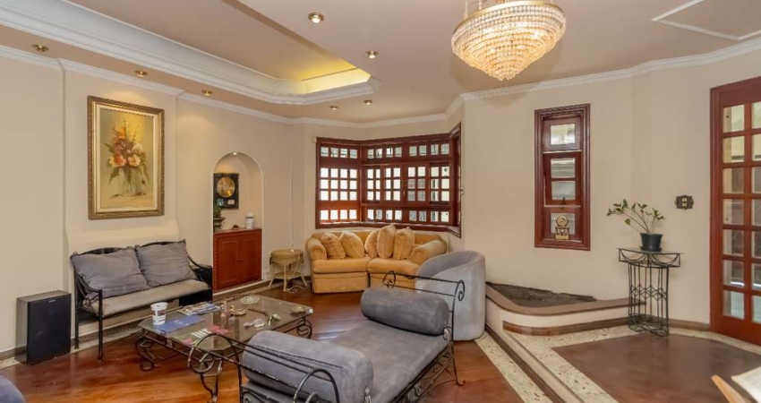 Casa tipo para venda com 4 quartos, sendo 2 suítes, 232m²