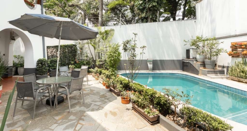 Casa tipo para venda com 5 quartos, sendo 3 suítes, 465m²