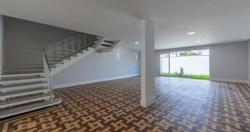 Casa tipo para venda com 4 quartos, sendo 2 suítes, 334m²