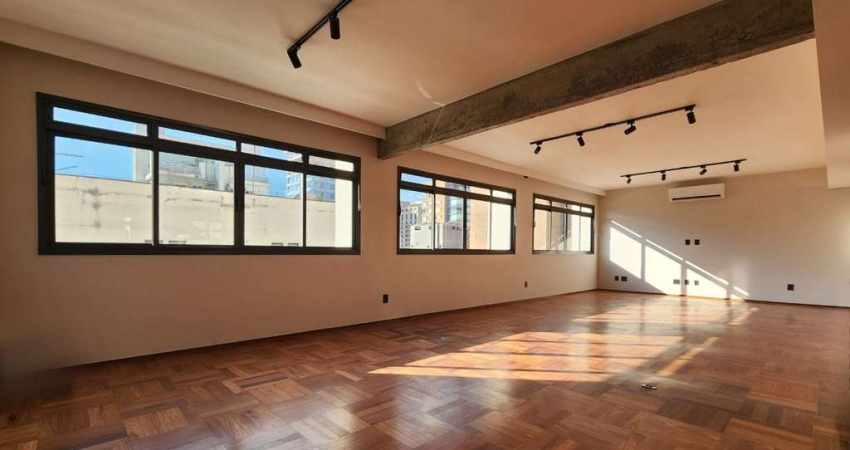 Apartamento tipo para venda com 3 quartos, sendo 3 suítes, 185m²