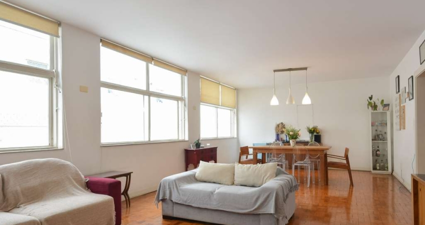 Apartamento tipo para venda com 3 quartos, sendo 1 suíte, 180m²