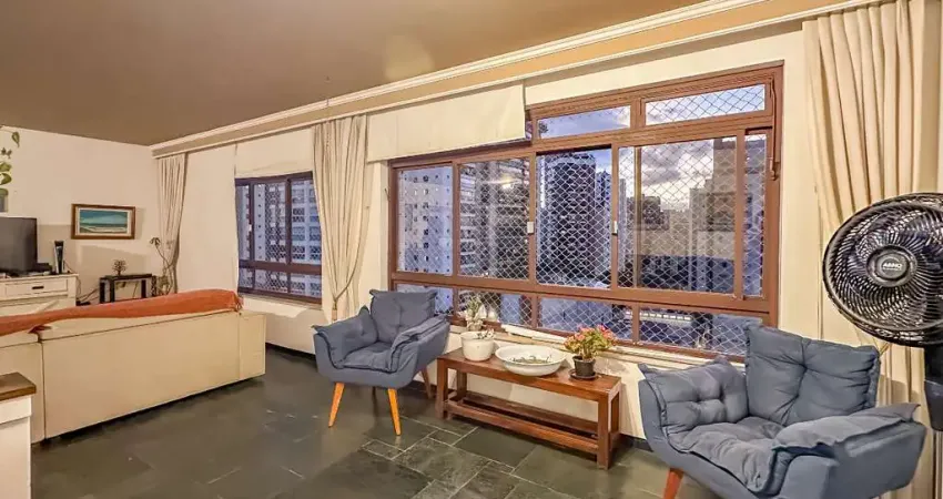 Apartamento tipo para venda com 4 quartos, sendo 1 suíte, 215m²