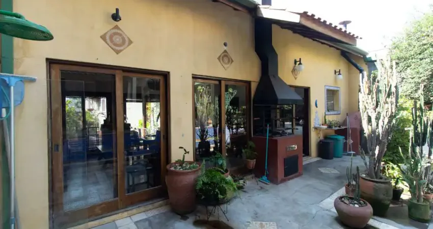 Casa tipo para venda com 3 quartos, sendo 2 suítes, 283m²