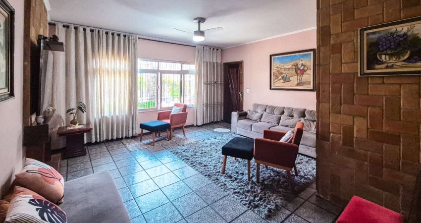 Casa tipo para venda com 5 quartos, sendo 2 suítes, 275m²