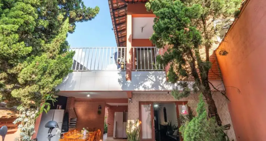 Sobrado para venda em Jardim Três Marias com 3 quartos, sendo 3 suítes, 130m²