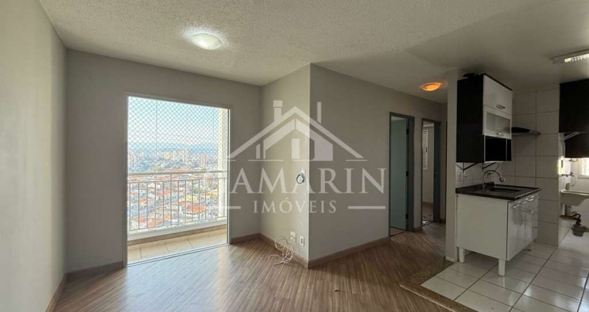 Apartamento de 50m², 2 dormitórios, Sacada fechada em vidro, vaga de garagem.