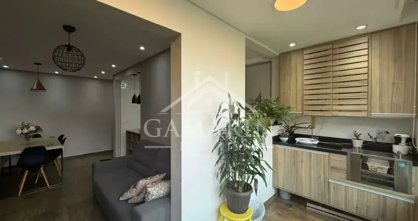 Apartamento de 65m², 3 dormitórios, 1 suíte, marcenaria, 2  vaga de garagem.