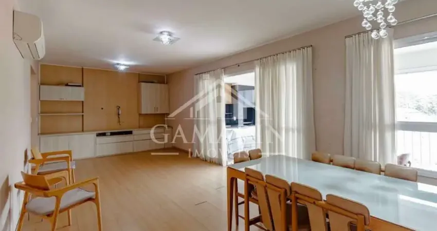 Apartamento de 127m, 3 dormitórios, 1 suíte, 2 vagas, 4 banheiros, 2 salas.