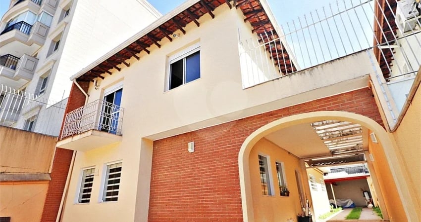 Sobrado Alto Padrão à Venda Próx. Av. Braz Leme – 256m², 4 Dorms, 5 Vagas e Espaço Gourmet!