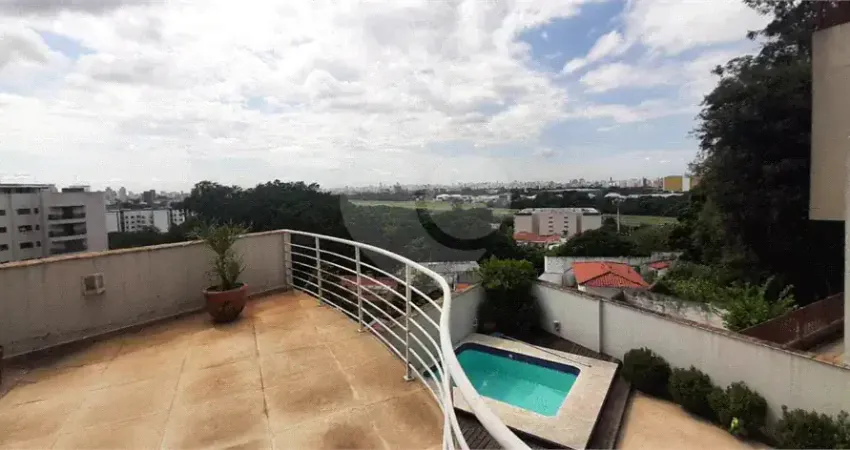 Casa à Venda em Santana | 284m², 3 Dorms, 2 Suítes, Piscina e Vista para o Campo de Marte