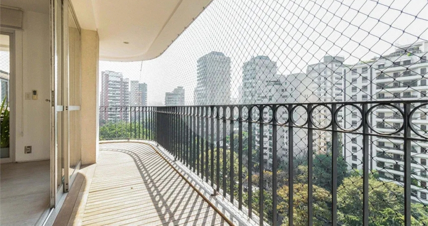 Apartamento à venda na Vila Nova Conceição – Imóvel de alto padrão com vista para área verde