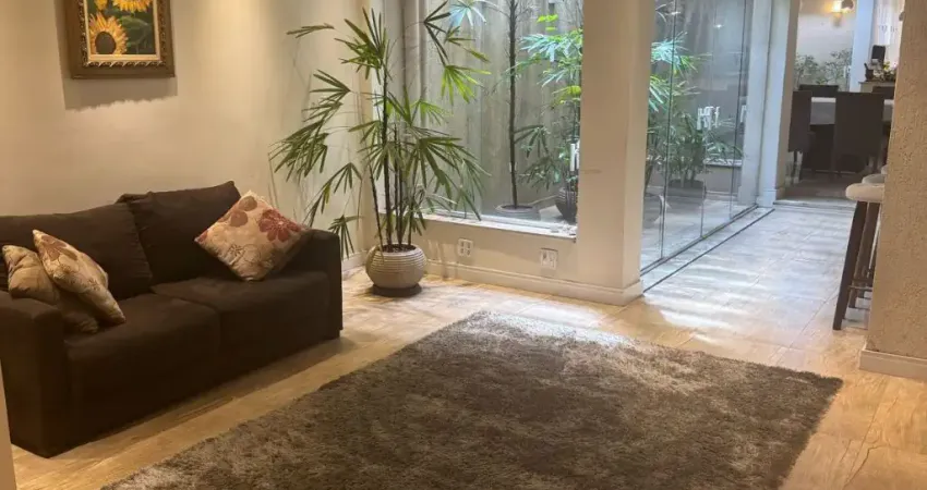 Sobrado Alto Padrão no Cambuci – 4 Quartos, 3 Suítes, Varanda e Muito Conforto!
