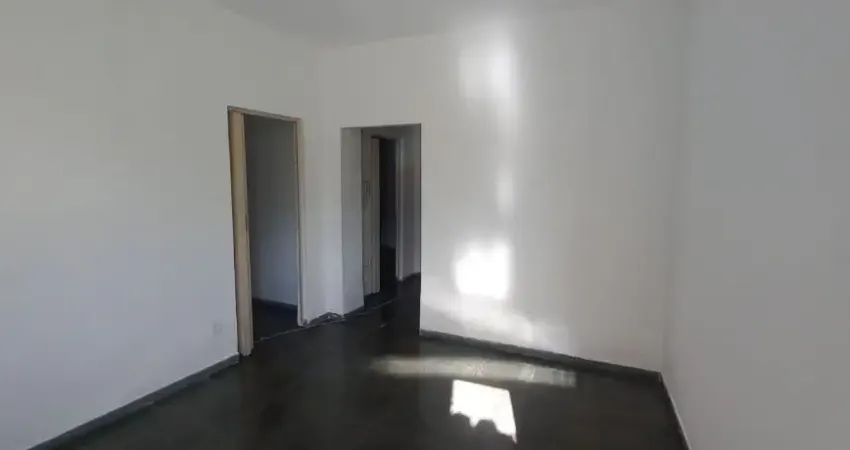 Apartamento 2 quartos1 banheiro, sem garagem, em Parque Anchieta - RJ