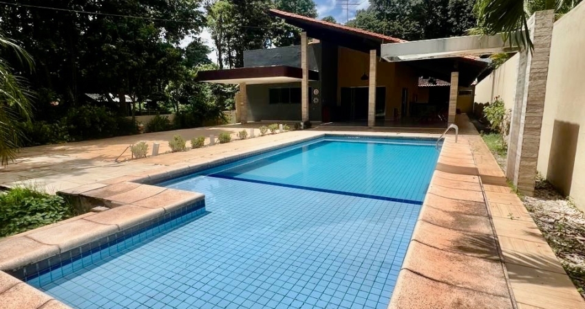 Casa térrea confortável cercada pela natureza