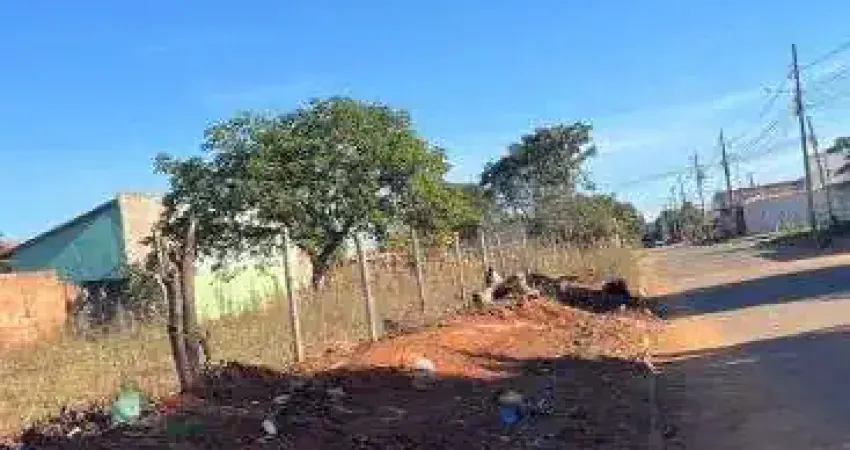 Terreno de 473m², próximo da Faculdade Federal e do novo aeroporto no Setor Parque Montreal