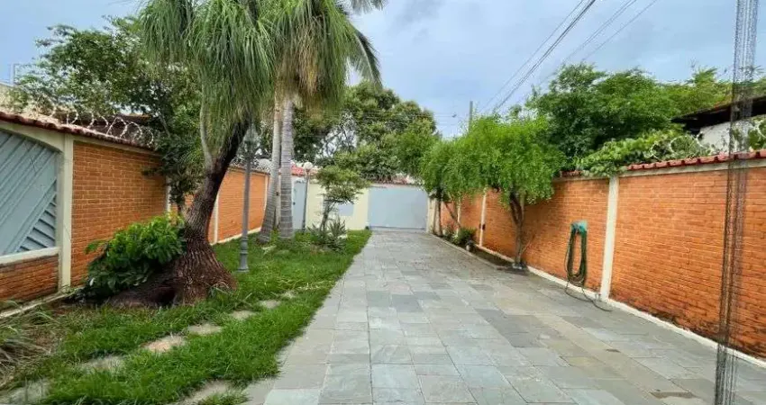 Casa térrea no Setor Coimbra com 3 suítes