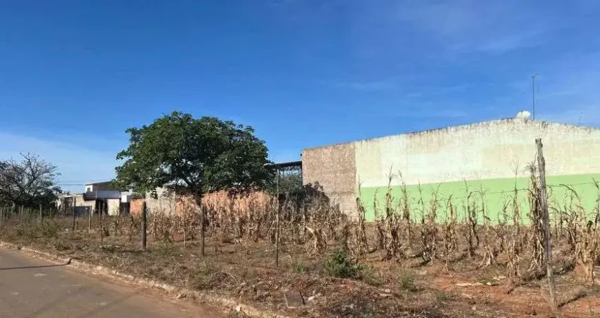 Terreno de 946m², próximo da Faculdade Federal e do novo aeroporto no Setor Parque Montreal