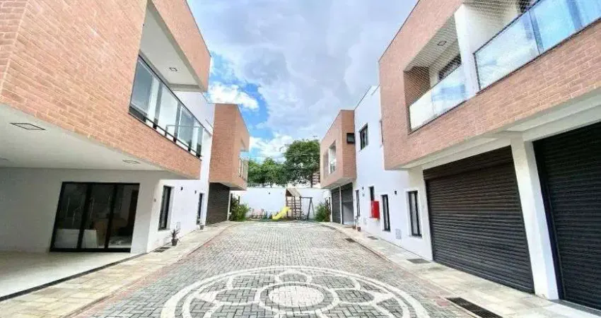 Sobrado em condomínio fechado com 3 quartos no Jardim Atlântico