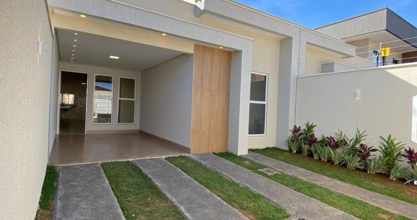 Casa Térrea com piscina - 143m² com 3 quartos, sendo 2 suítes, no Jardim Atlântico