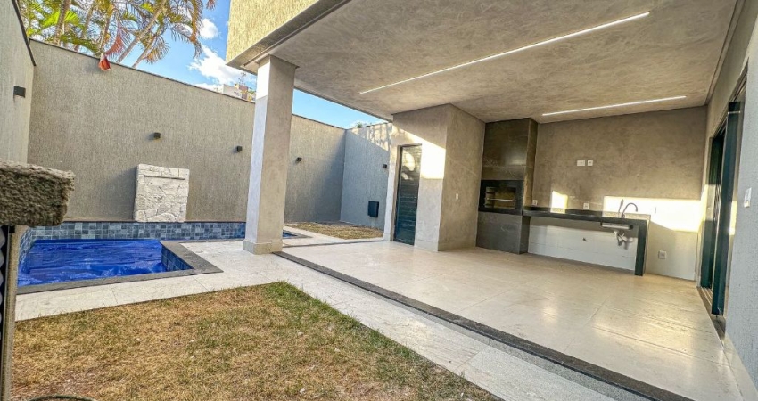 Sobrado de alto padrão com piscina, 4 quartos, sendo 3 suítes, no Jardim América