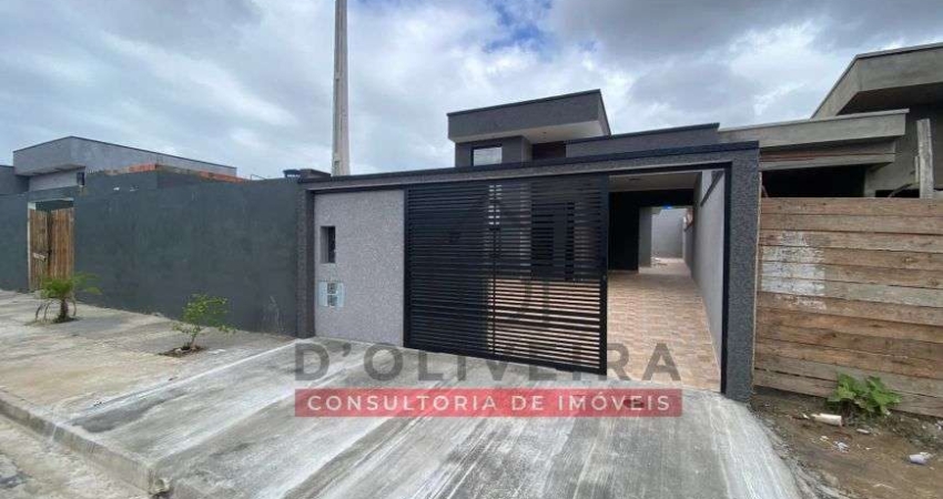Casa moderna com piscina à venda na Cidade Nova Peruíbe - Peruíbe - SP