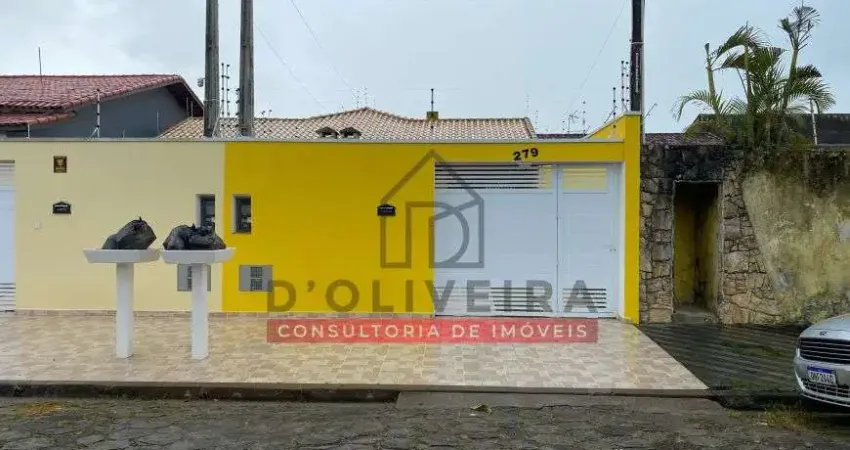 Casa térrea com piscina à venda no Parque D'aville - Peruíbe - SP