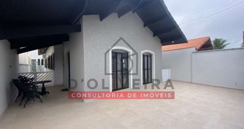 Casa com 500 m² de terreno a 200 metros da praia à venda no Balneário Oasis - Peruíbe - SP
