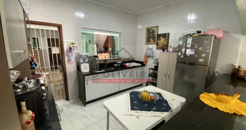 Casa térrea com edícula e churrasqueira no bairro jardim veneza - peruíbe - sp