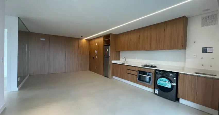 Apartamento no Brava Garden - SEMIMOBILIADO na Praia Brava